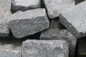 Dark Granite Setts – 100mm x 100mm x 50mm